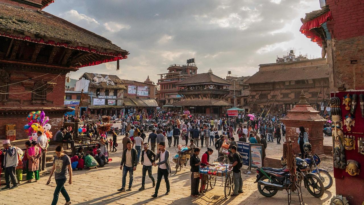 Bhaktapur ist neben Kathmandu und Lalitpur  die dritte und kleinste der Königsstädte des Kathmandutals in Nepal.