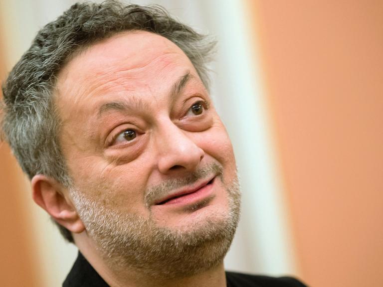 Feridun Zaimoglu bei einer Lesung in Berlin am 17.2.2017