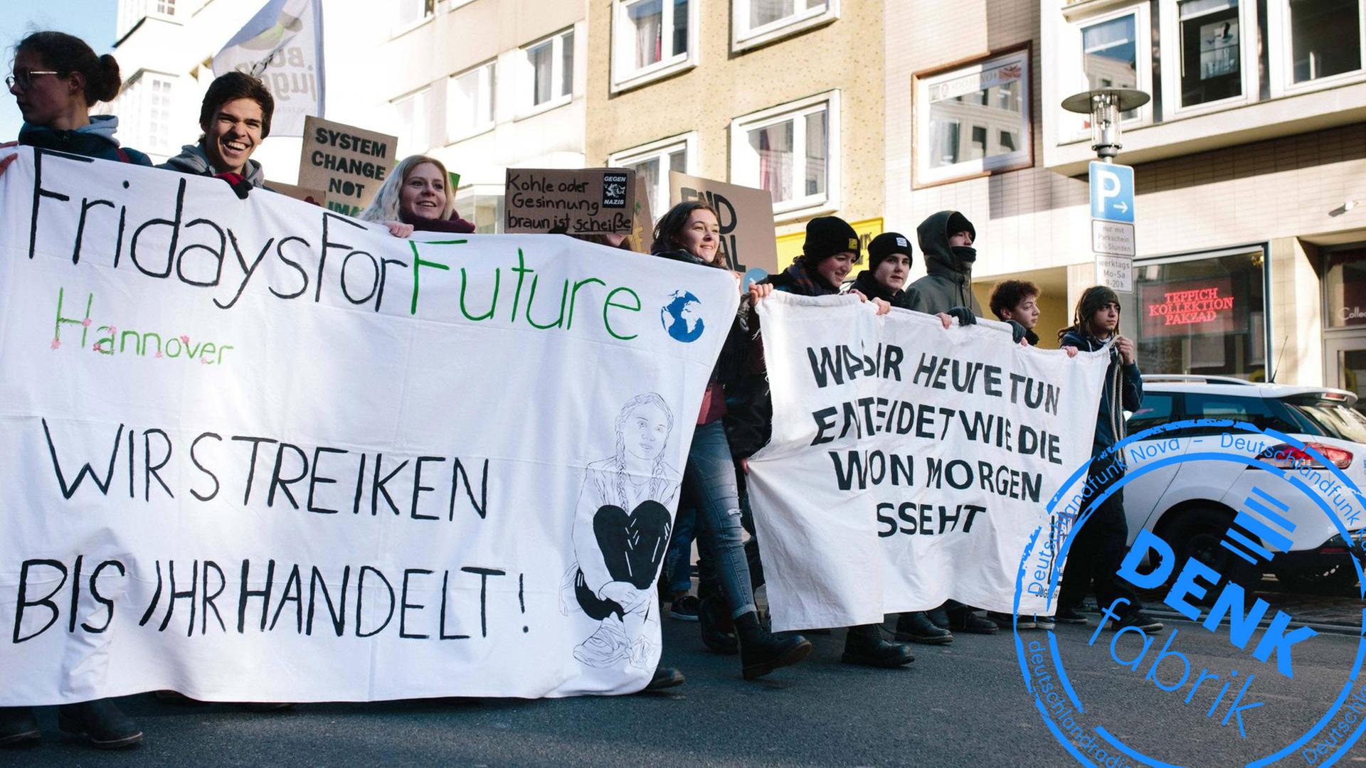 Schülerprotest in Hannover: Am Freitag den 18. Januar 2019 gingen in Hannover Schüler für einen sofortigen Kohleausstieg auf die Straße.