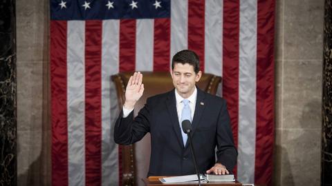 Paul Ryan wird zum neuen Sprecher des US-Repräsentantenhauses eingeschworen.
