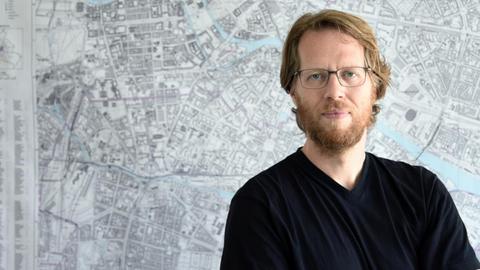 Florian Schmidt (Grüne), Baustadtrat vom Bezirk Friedrichshain-Kreuzberg, am 16. Juli 2018 im Rathaus Kreuzberg in der Yorckstraße