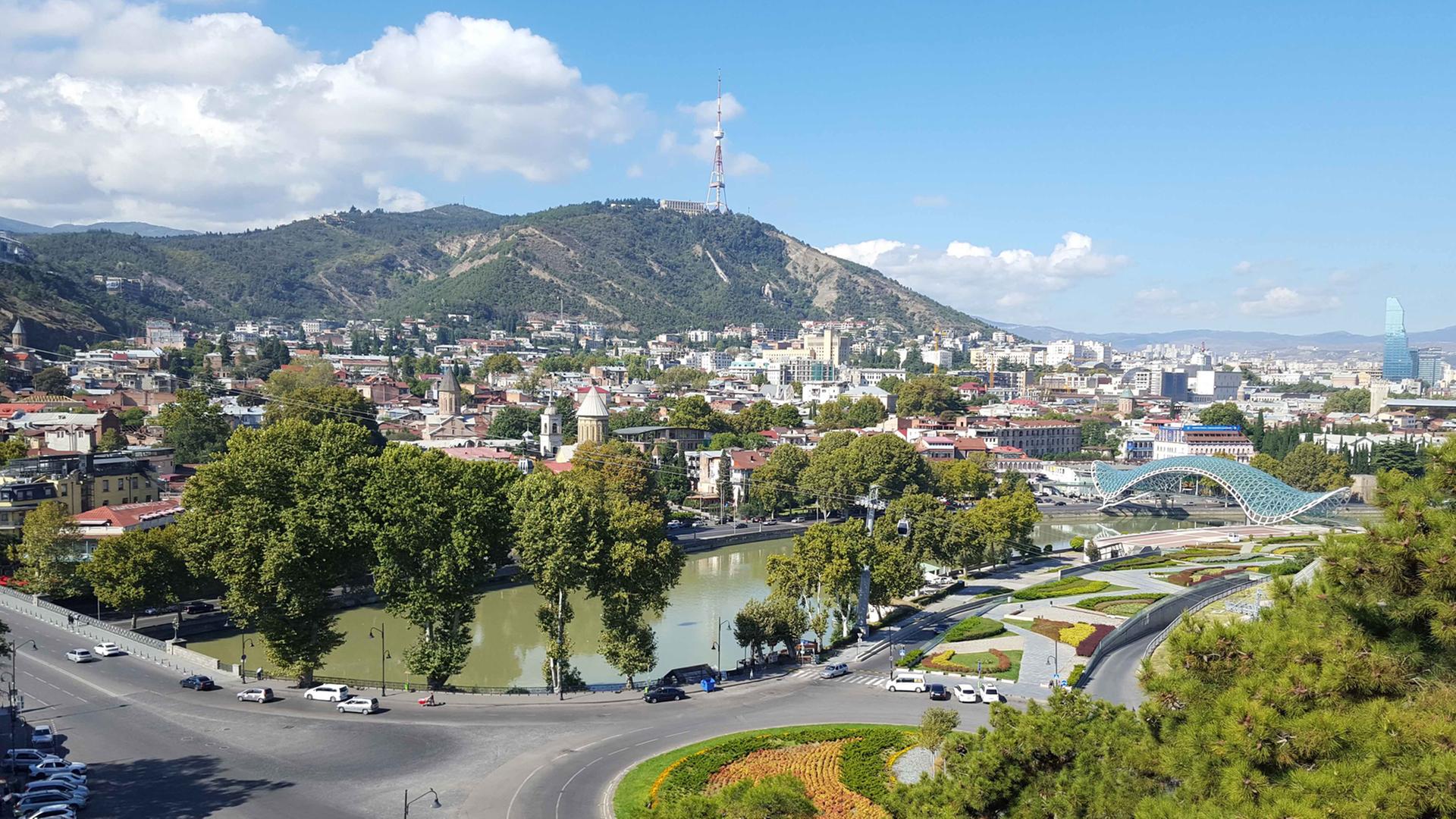 Tiflis ist die bevölkerungsreichste und größte Stadt in Georgien.