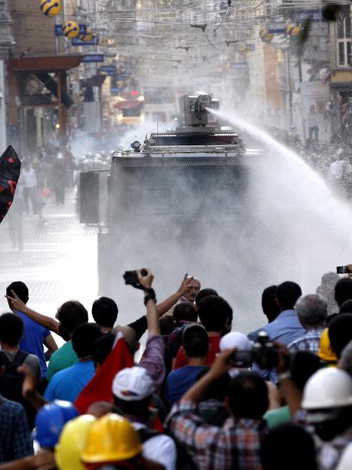 Die Proteste rund um den Gezi-Park in Istanbul waren Anlass für viele Neuerscheinungen auf dem Buchmarkt.
