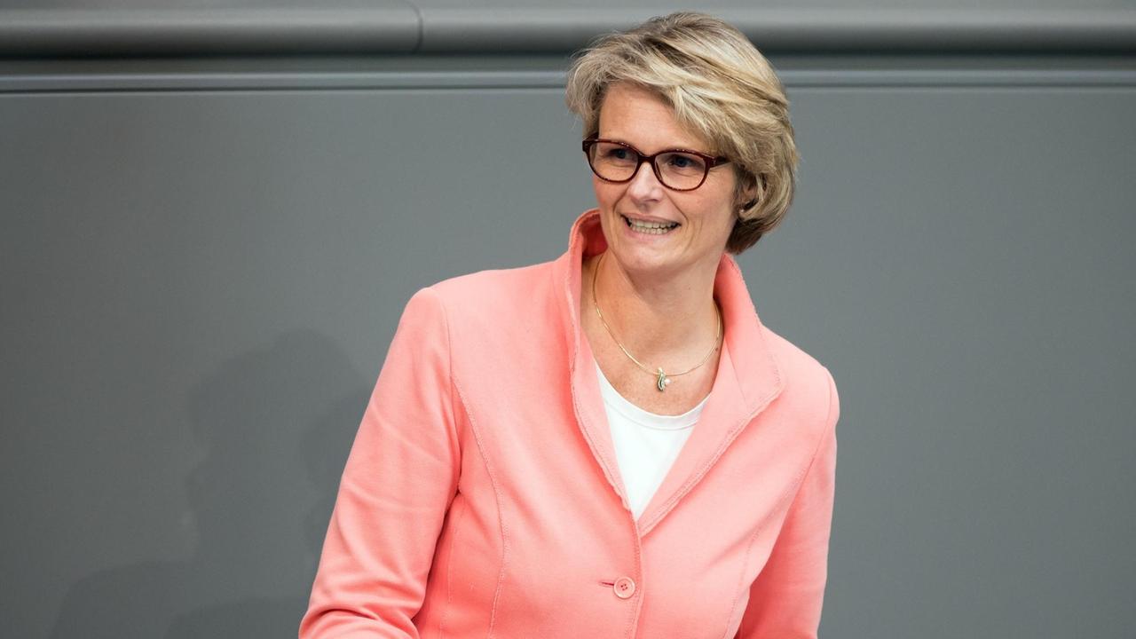 Bundesbildungsministerin Anja Karliczek (CDU) während der Haushaltsdebatte im Bundestag
