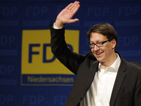 Der neue niedersächsische FDP-Landesvorsitzende Stefan Birkner bei einem außerordentlichen Parteitag der FDP in Hannover