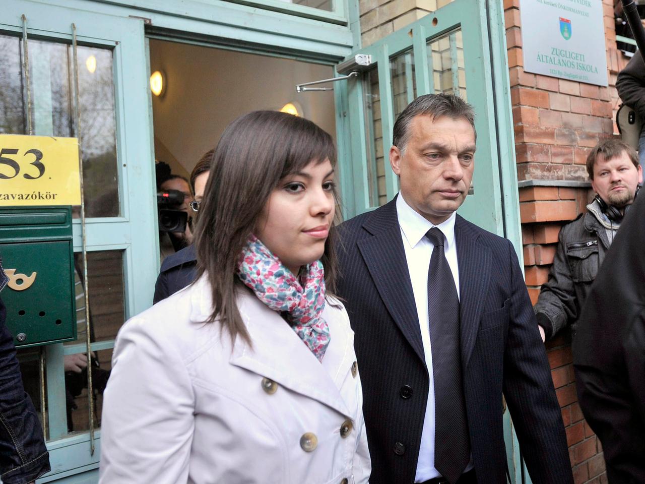 Die elitäre Seite Ungarns: Viktor Orbán und Tochter Ráhel bei den Wahlen zum Parlament 2010.