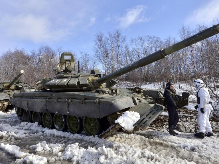 Russische Panzer bei einer Übung in der Nähe von Murmansk.