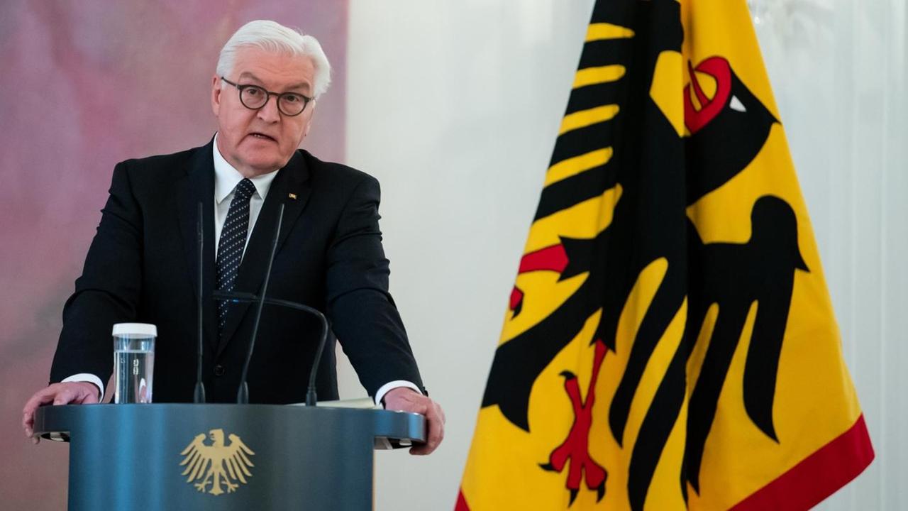 Bundespräsident Frank-Walter Steinmeier am 9.11.2020 im Schloss Bellevue