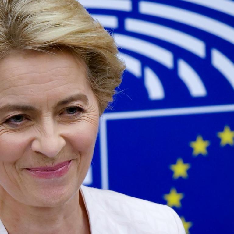 Ursula von der Leyen auf einer Pressekonferenz nach ihrer Wahl zur Präsidentin der EU-Kommission