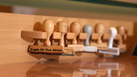 Mehrere Stempel, einer trägt die Aufschrift "Kopie für Ihre Akten "