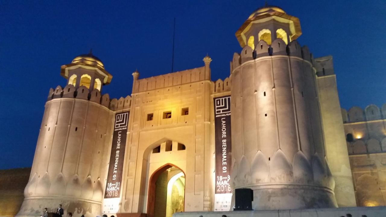 Historische Kulisse: Das Lahore Fort gab den Schauplatz für die Eröffnung der 1. Lahore-Biennale im März 2018 in Pakistan ab.
