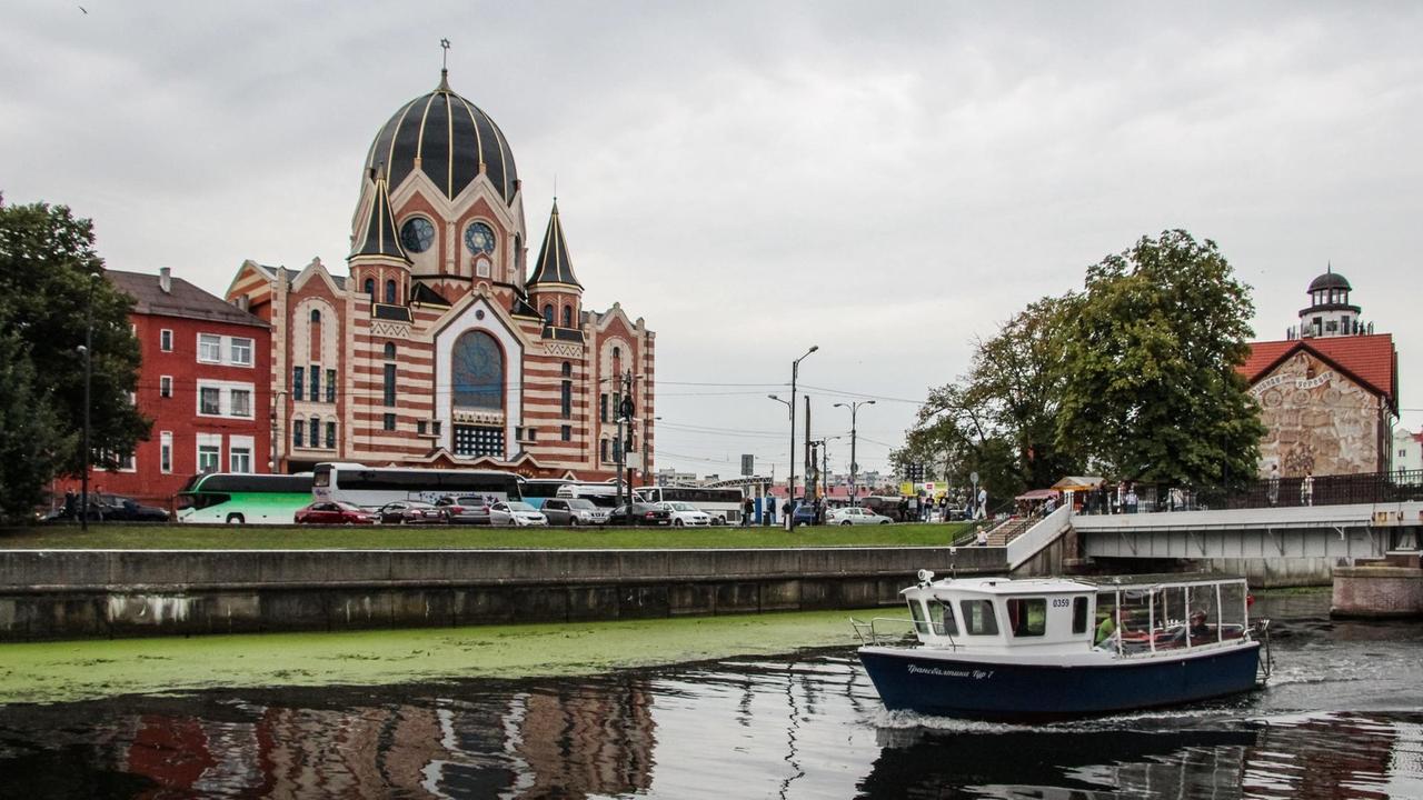 Blick auf die neue Synagoge im Zentrum Kaliningrads