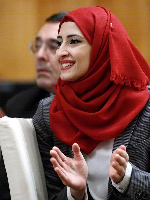 Muslimische Studentin mit Kopftuch während des Galaabend im Auswärtigen Amt Berlin zugunsten des Studiengangs European Studies".