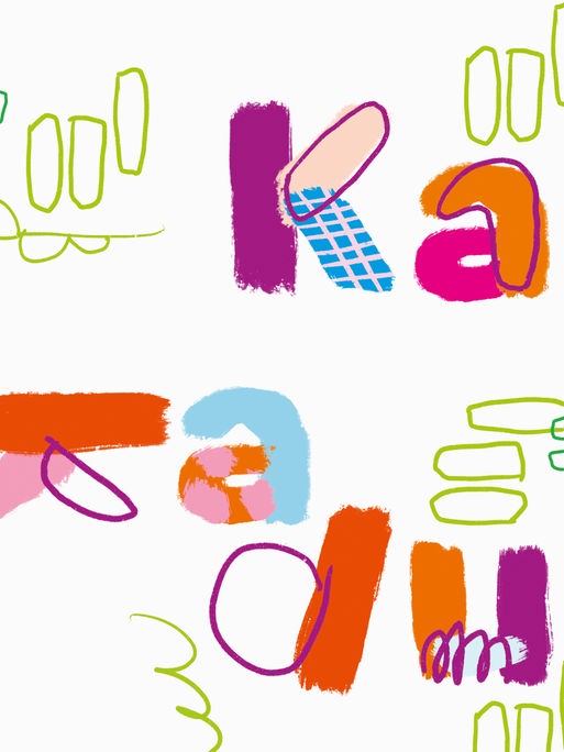 Das Podcast-Logo des "Kakadu Kinderhörspiel" zeigt den Schriftzug in kindlicher Handschrift, im Hintergrund sind die einzelnen Buchstaben in unterschiedlichen Formen und Schriften zu sehen.