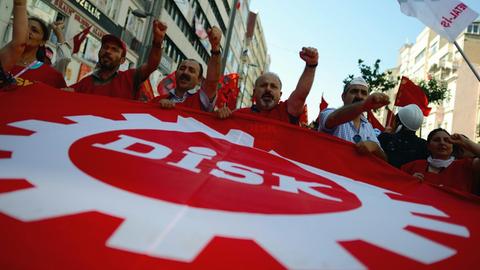 Demonstartion der Mitglieder der Gewerkschaften in Istanbul, 2013