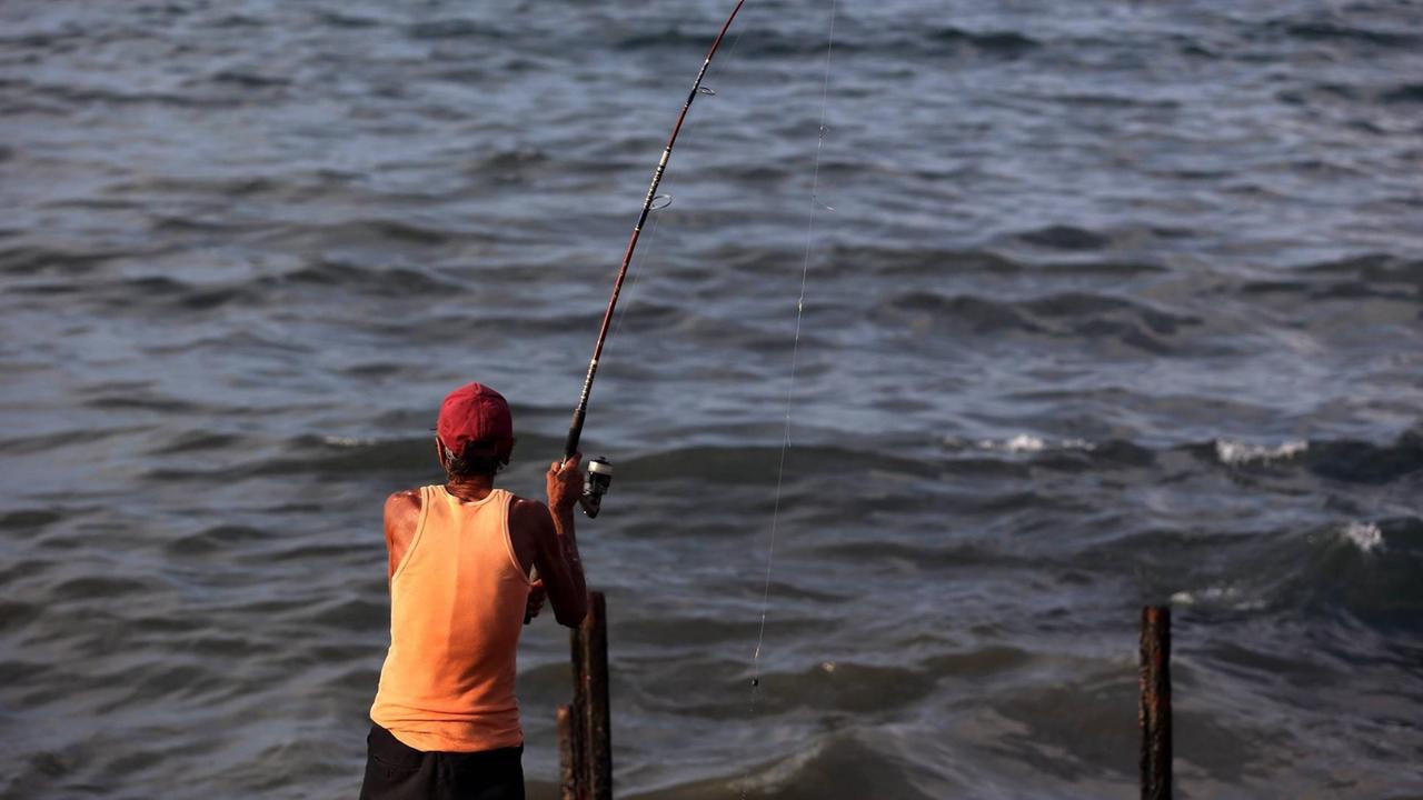 Ein Fischer auf der Insel Kuba.