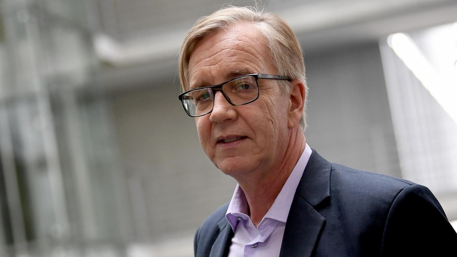 Zu sehen ist Dietmar Bartsch, Fraktionsvorsitzender der Partei Die Linke im Bundestag.