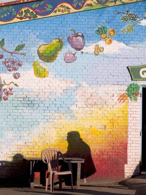 Buntes Früchte-Graffiti in Christiania, der alternativen Siedlung von Kopenhagen