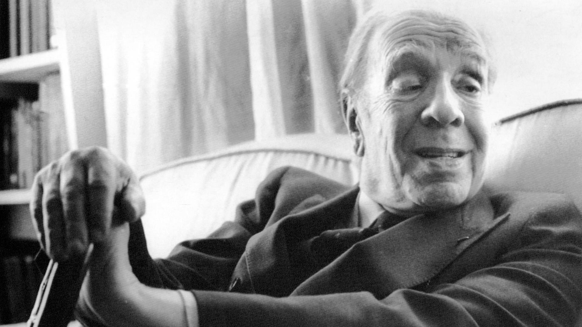 Der argentinische Schriftsteller Jorge Luis Borges