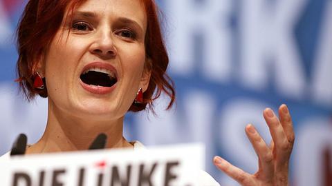 22.02.2019, Nordrhein-Westfalen, Bonn: Katja Kipping, Vorsitzende der Partei Die Linke, spricht auf dem Parteitag. Die Partei Die Linke trifft sich vom 22. bis zum 24.02.2019 zu einem Bundesparteitag in Bonn, um über ihr Programm für die Europawahl im Mai zu diskutieren.