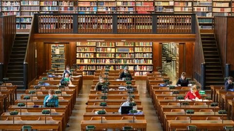Blick in den Lesesaal der Deutschen Nationalbibliothek in Leipzig