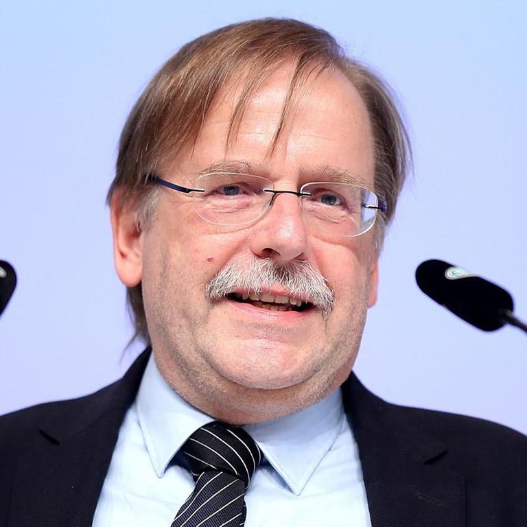 Dr. Rainer Koch, Vizepraesident des Deutschen Fussball-Bundes beim DFB-Bundestag
