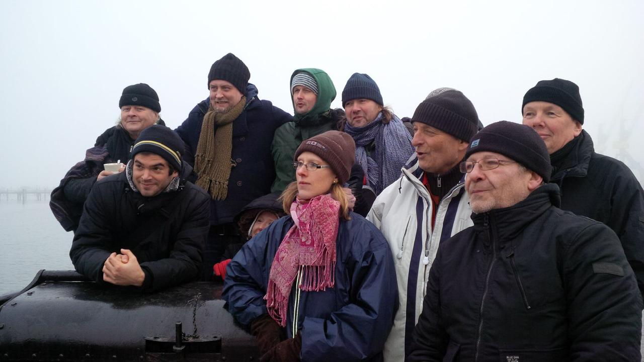 Ostsee-Ausfahrt mit Ensemblemitgliedern vom Volkstheater Rostock. (Mitte: Regisseurin von "Beluga schweigt", Yvonne Groneberg)