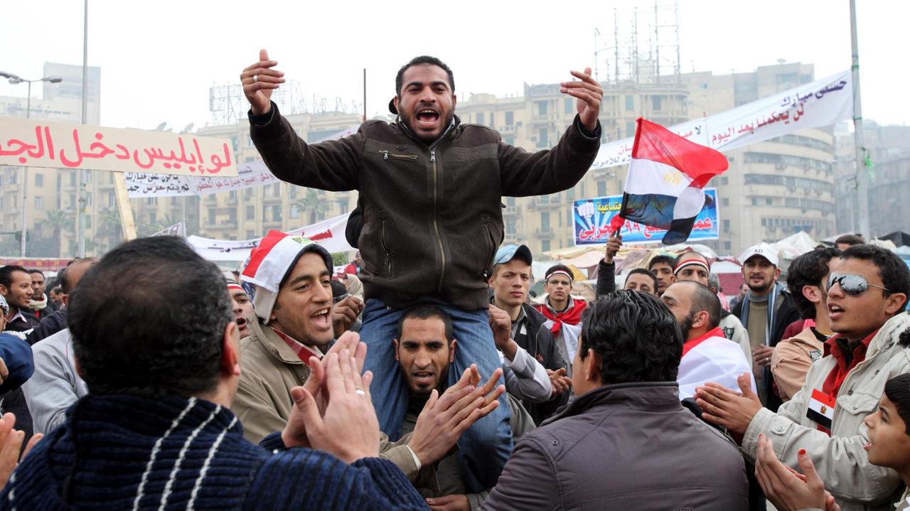 Demonstranten gegen die ägyptische Regierung auf dem Tahrir-Platz in Kairo im Februar 2011.