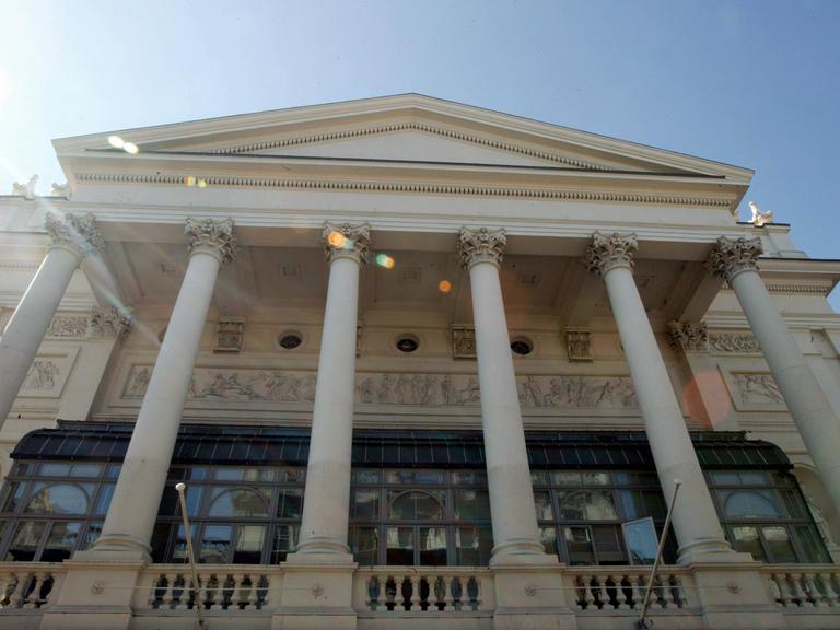 Außenansicht des Royal Opera House in London