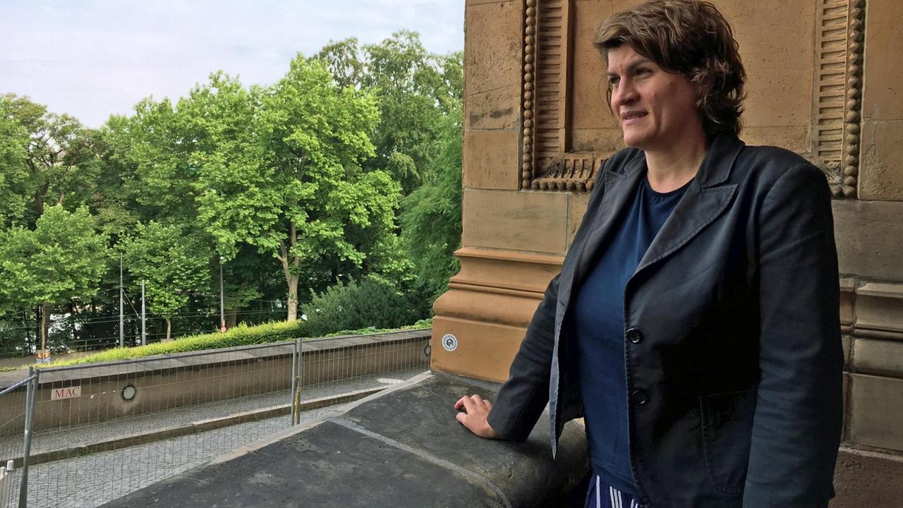 Die bayerische Landtagsabgeordnete Claudia Stamm ist 2017 bei den Grünen ausgetreten und gehört der linksliberalen Kleinpartei "Mut" an