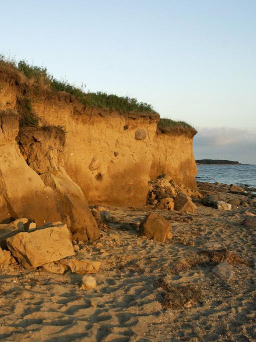 Abendstimmung an der Findlingsküste bei Klein Zicker auf der Insel Rügen