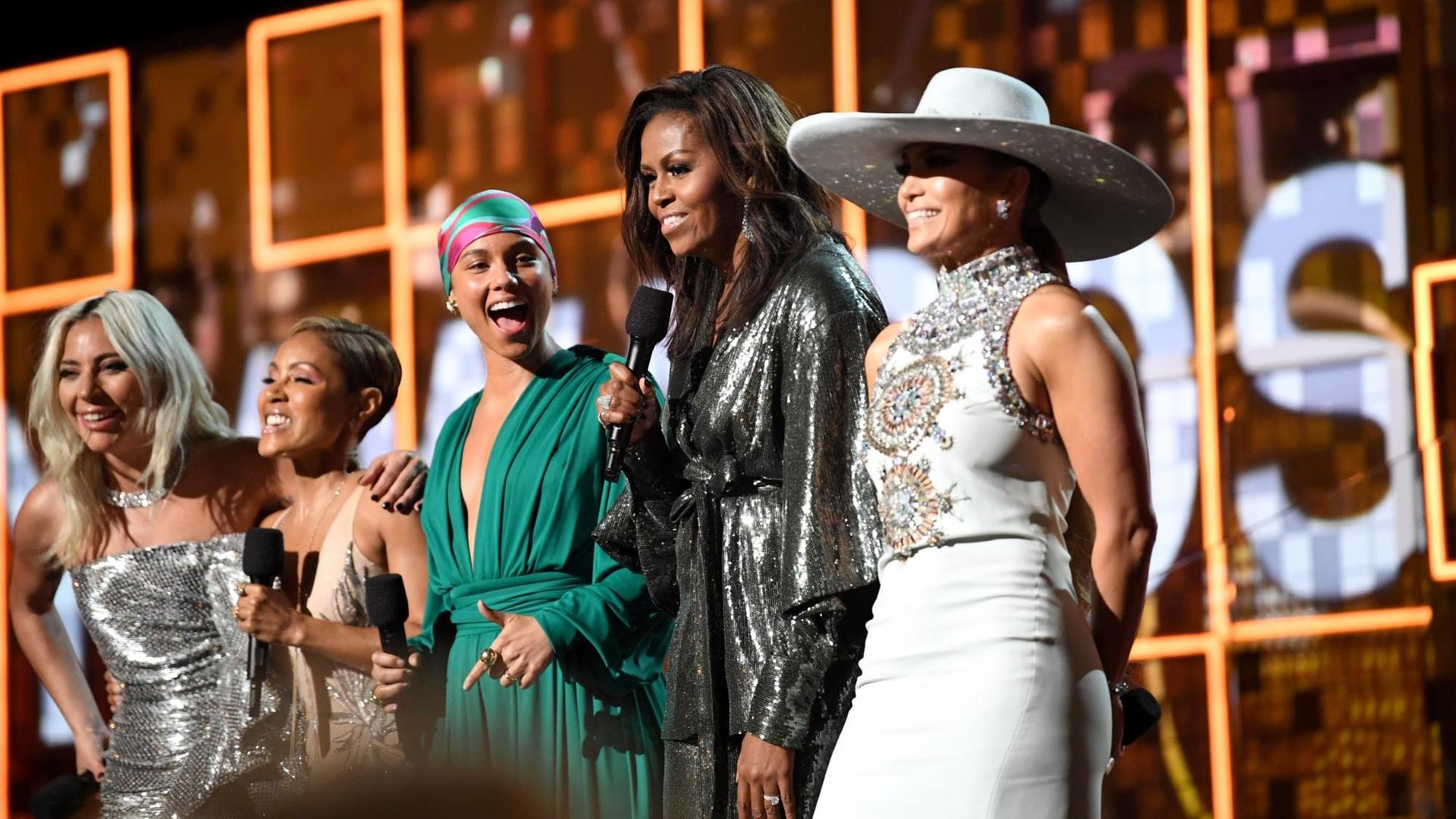 Lady Gaga, Jada Pinkett Smith, Alicia Keys, Michelle Obama und Jennifer Lopez bei der 61. Grammy Verleihung In Los Angeles