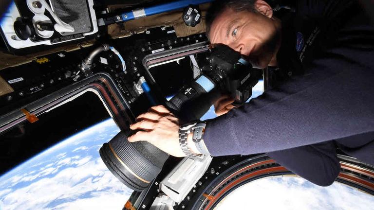 Der Astronom David Saint-Jacques in der Cupola der ISS