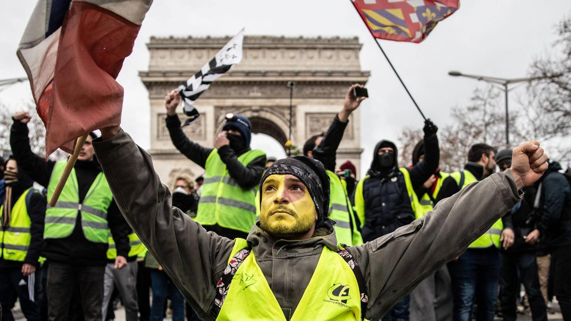 Die sogenannten Gelbwesten protestieren in Frankreich