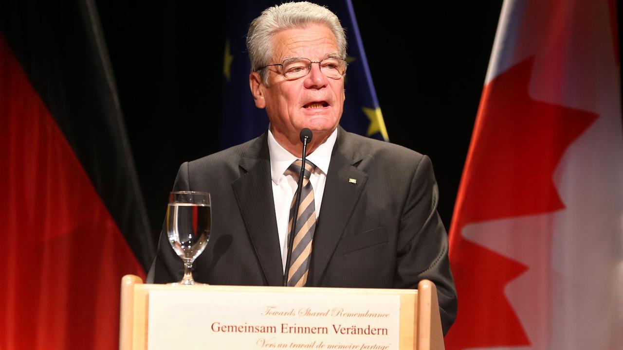Bundespräsident Joachim Gauck spricht im Canadian War Museum in Ottawa in Kanada. 