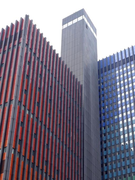 Seit Jahren schon steht das ehemalige Hochhaus der Deutschen Welle in Köln leer.