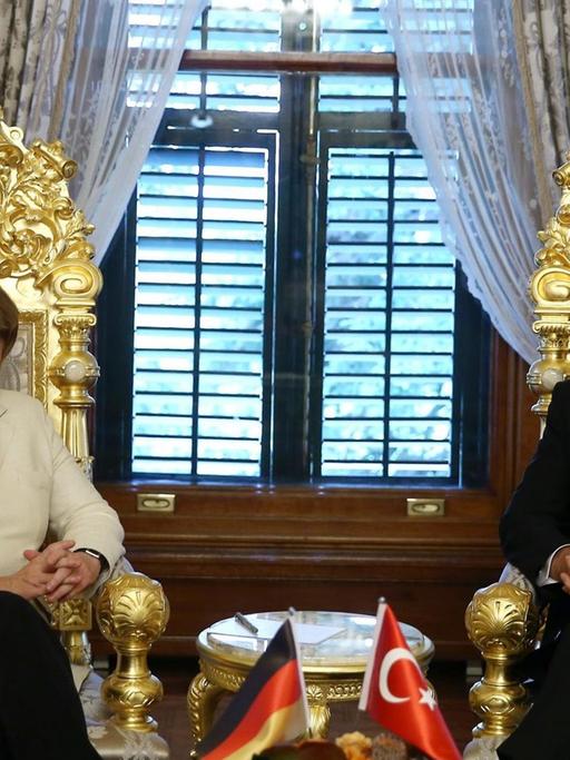Bundeskanzlerin Merkel und der türkische Präsident Erdogan in Istanbul.