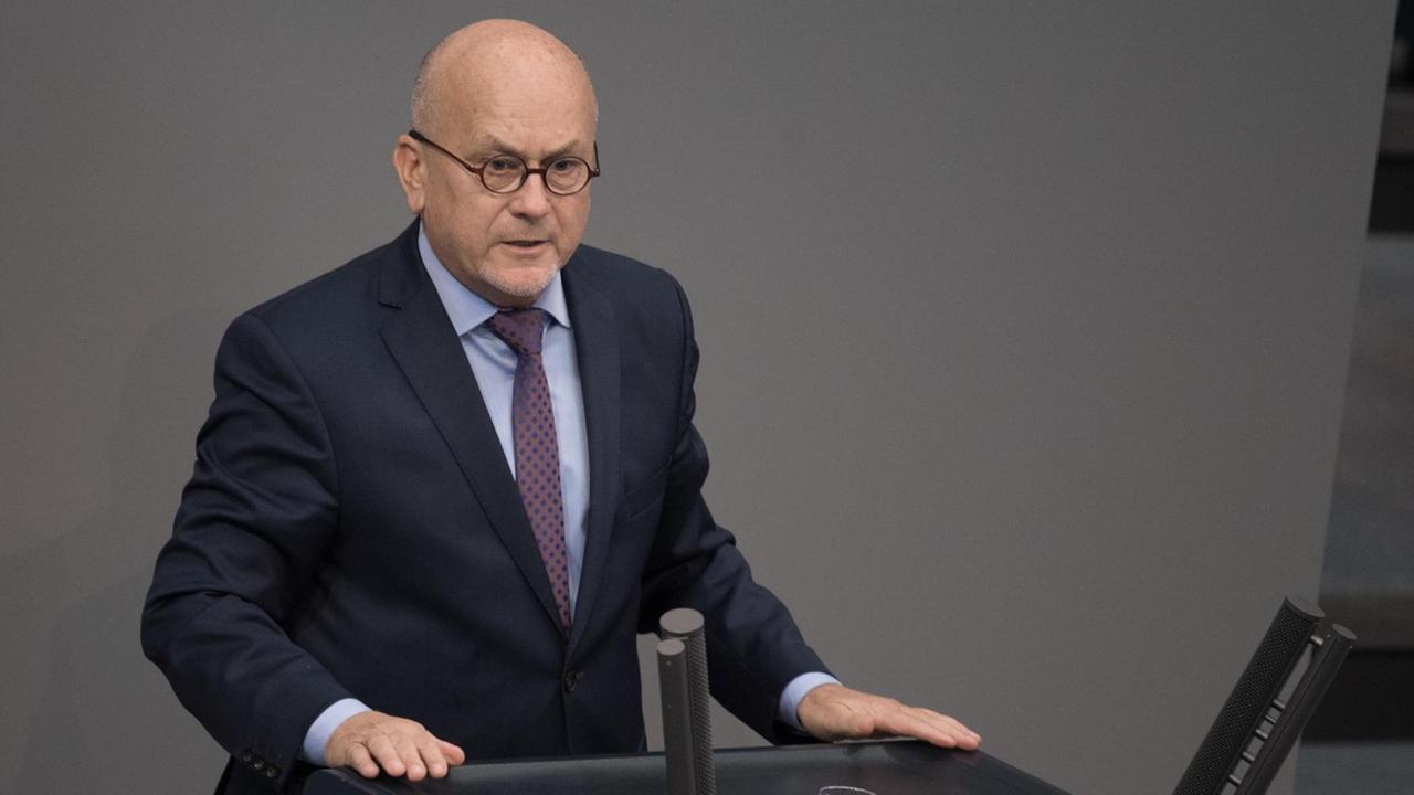 24.10.2019, Berlin: Manfred Grund (CDU/CSU) spricht in der Plenarsitzung des Deutschen Bundestages. 