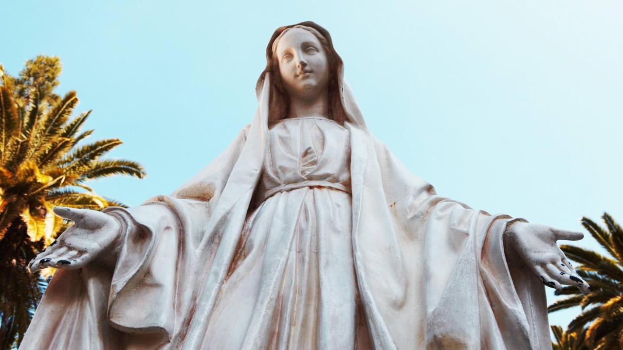 Statue von Maria Magdalena in Nazareth, Israel.