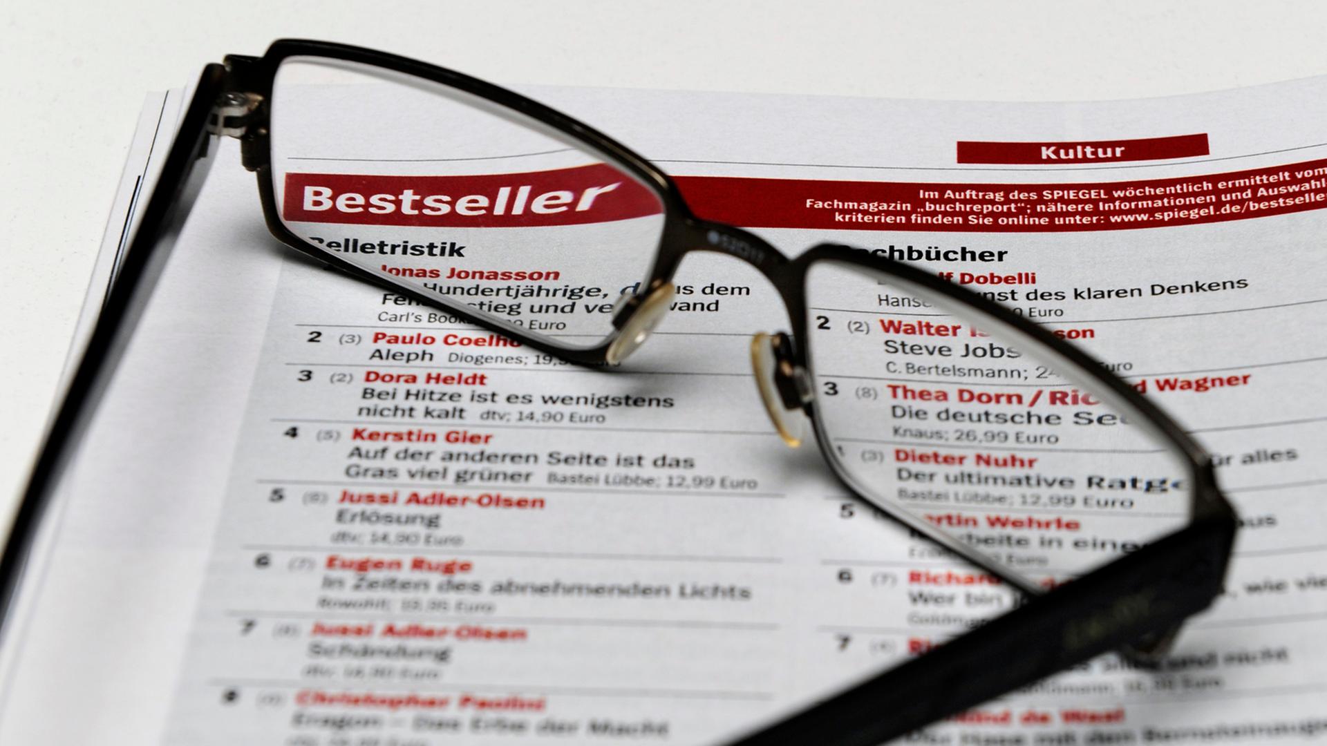 ie Bestsellerliste der Monatszeitschrift "De Spiegel" liegt am Montag (23.01.2012) in Berlin auf einem Tisch.