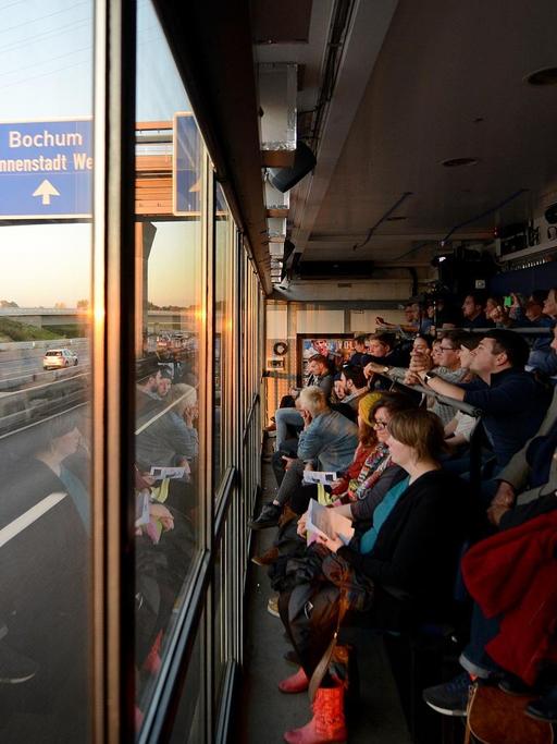 Die Performance "Truck Tracks" des Theaterkollektivs "Rimini Protokoll".