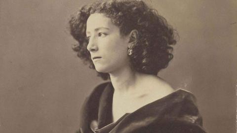Portrait of Sarah Bernhardt (1844-1923), 1864. Found in the Collection of Bibliothèque Nationale de France. (© Fine Art Images/Heritage Images) | Verwendung weltweit, Keine Weitergabe an Wiederverkäufer. Creator: Nadar, Gaspard-Félix (1820-1910).