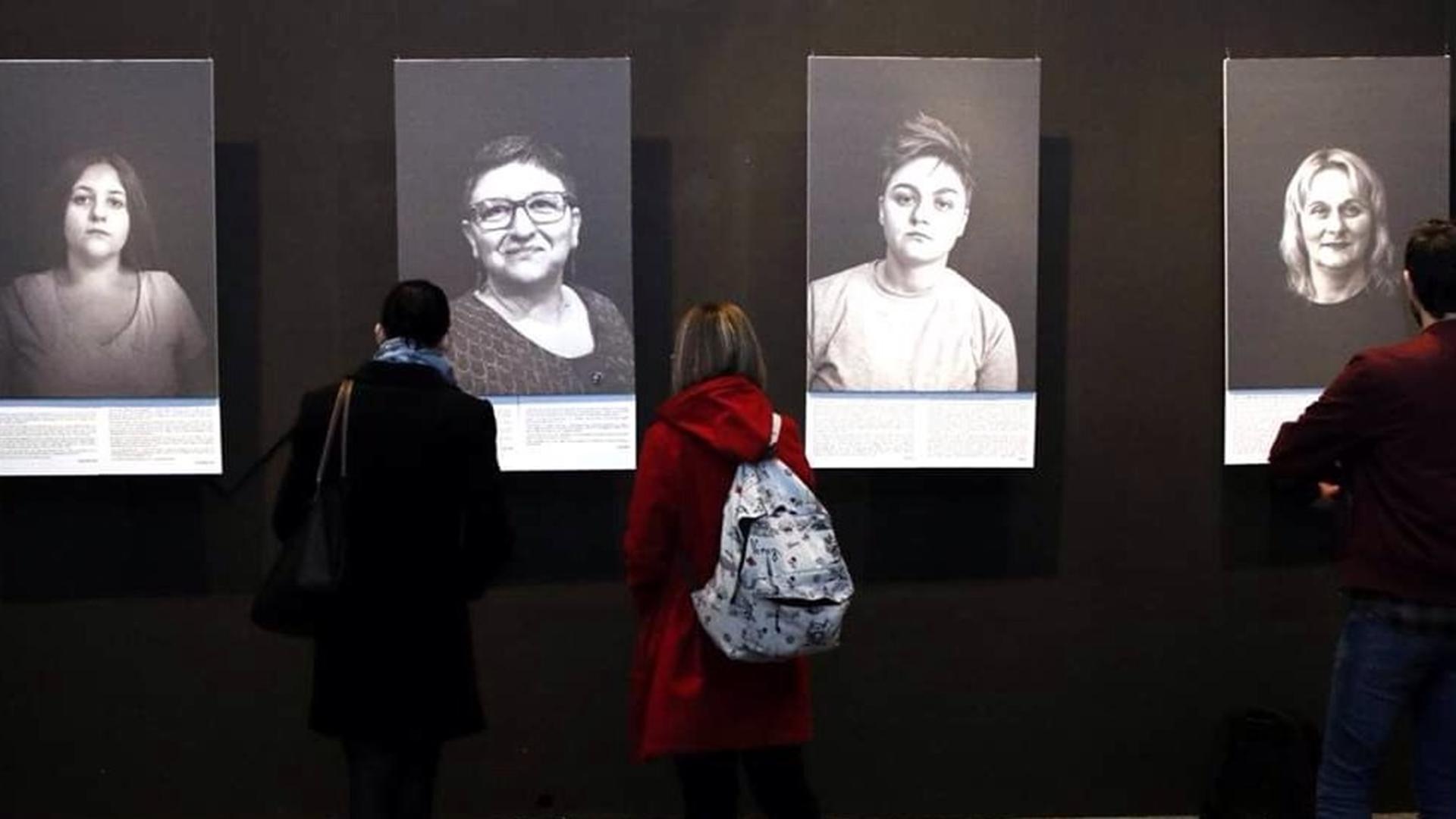 Schwarz-Weiß-Fotos der "Kinder der Krieges"