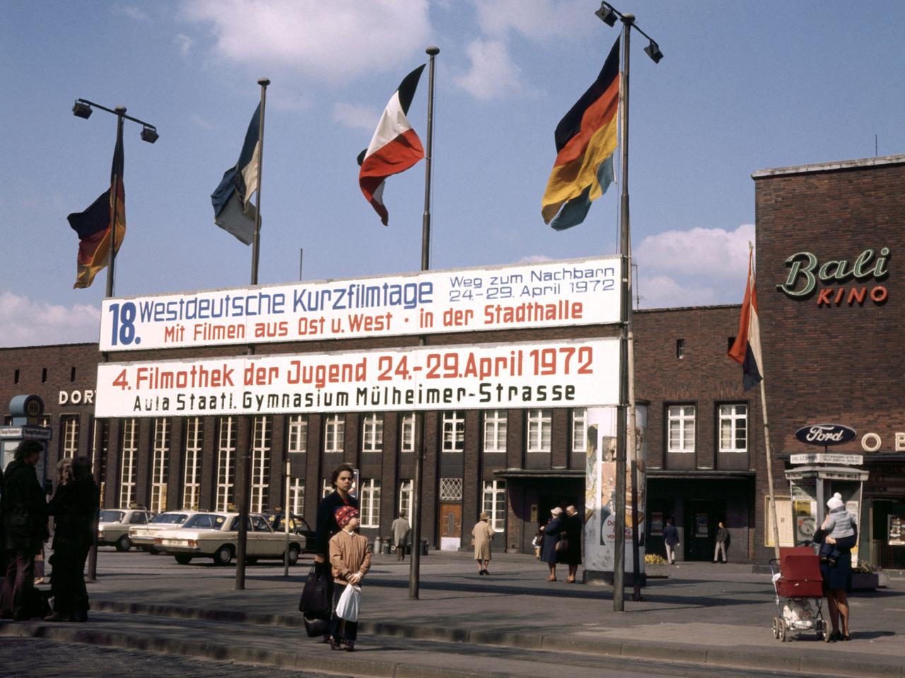 Plakate werben für die 18. Kurzfilmtage in Oberhausen 1972