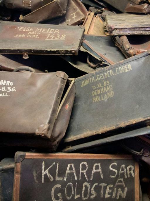 Taschen und Koffer von Opfern im Konzentrationslager Auschwitz