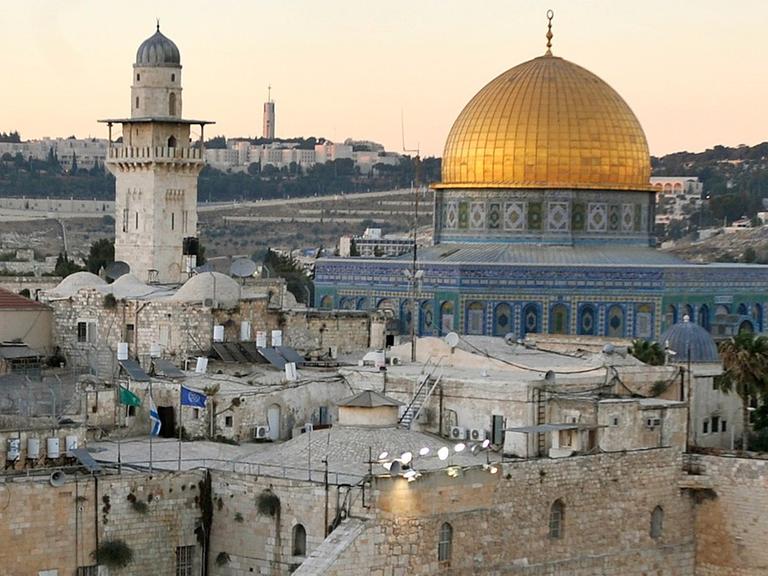 Blick auf den Jerusalemer Tempelberg mit Felsendom und Klagemauer