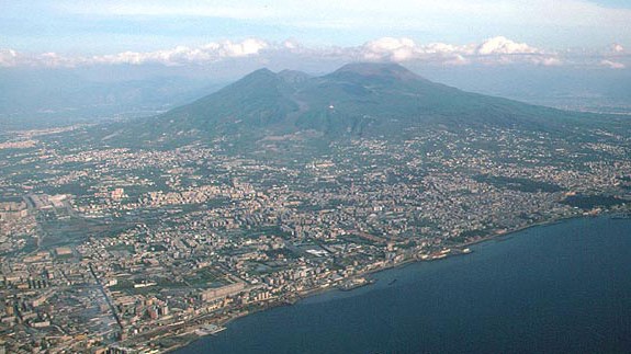Luft-Aufnahme von Neapel mit dem vesuv im hintergrund