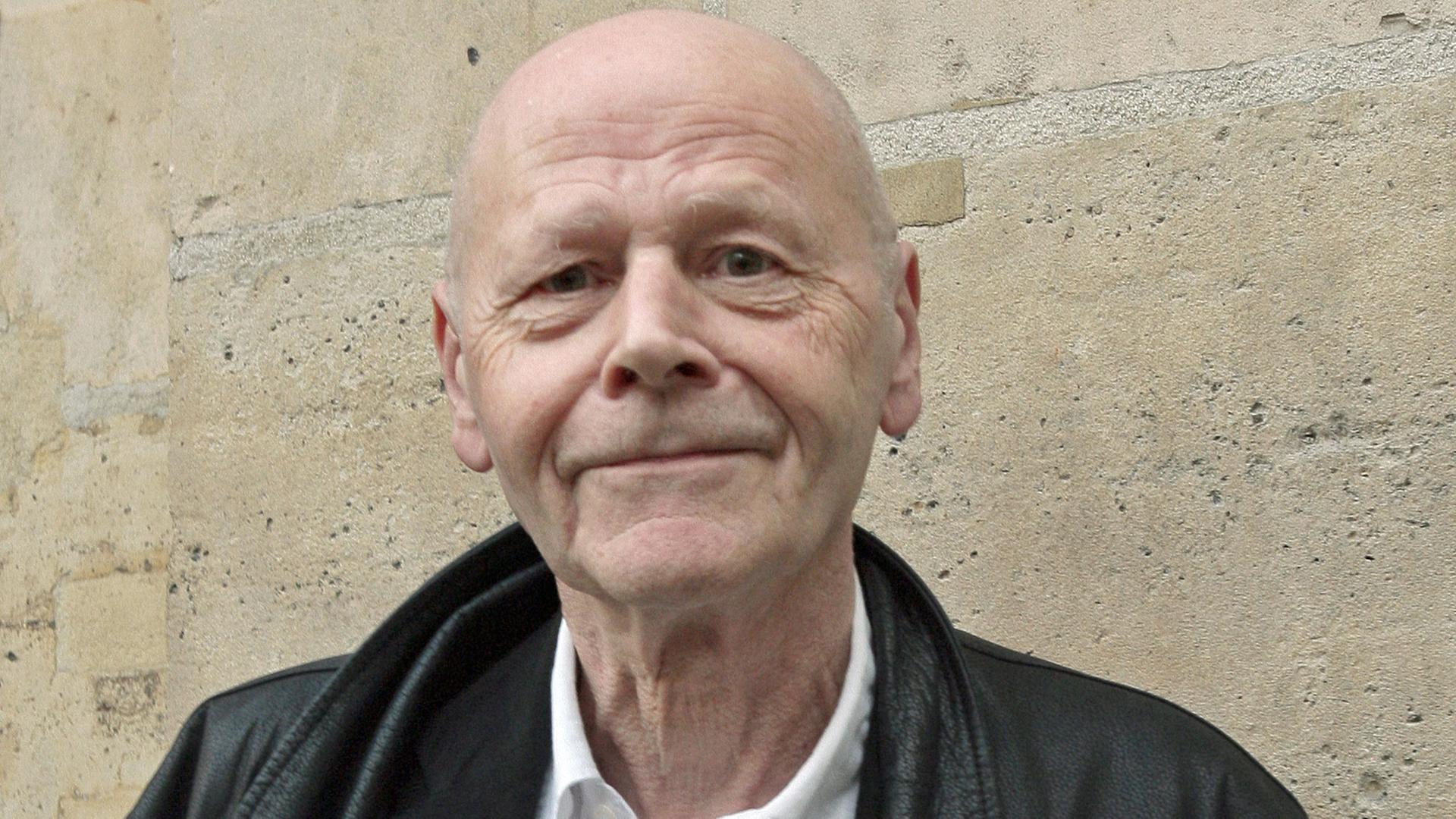 Der französische Schriftsteller Pierre Michon, aufgenommen am 29.10.2009 in Paris