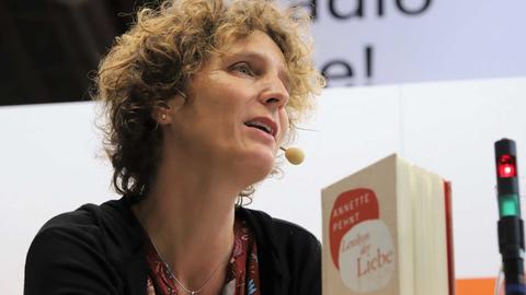 Frankfurter Buchmesse 2017: Die Schriftstellerin Annette Pehnt spricht über ihr Buch "Lexikon der Liebe", Piper Verlag