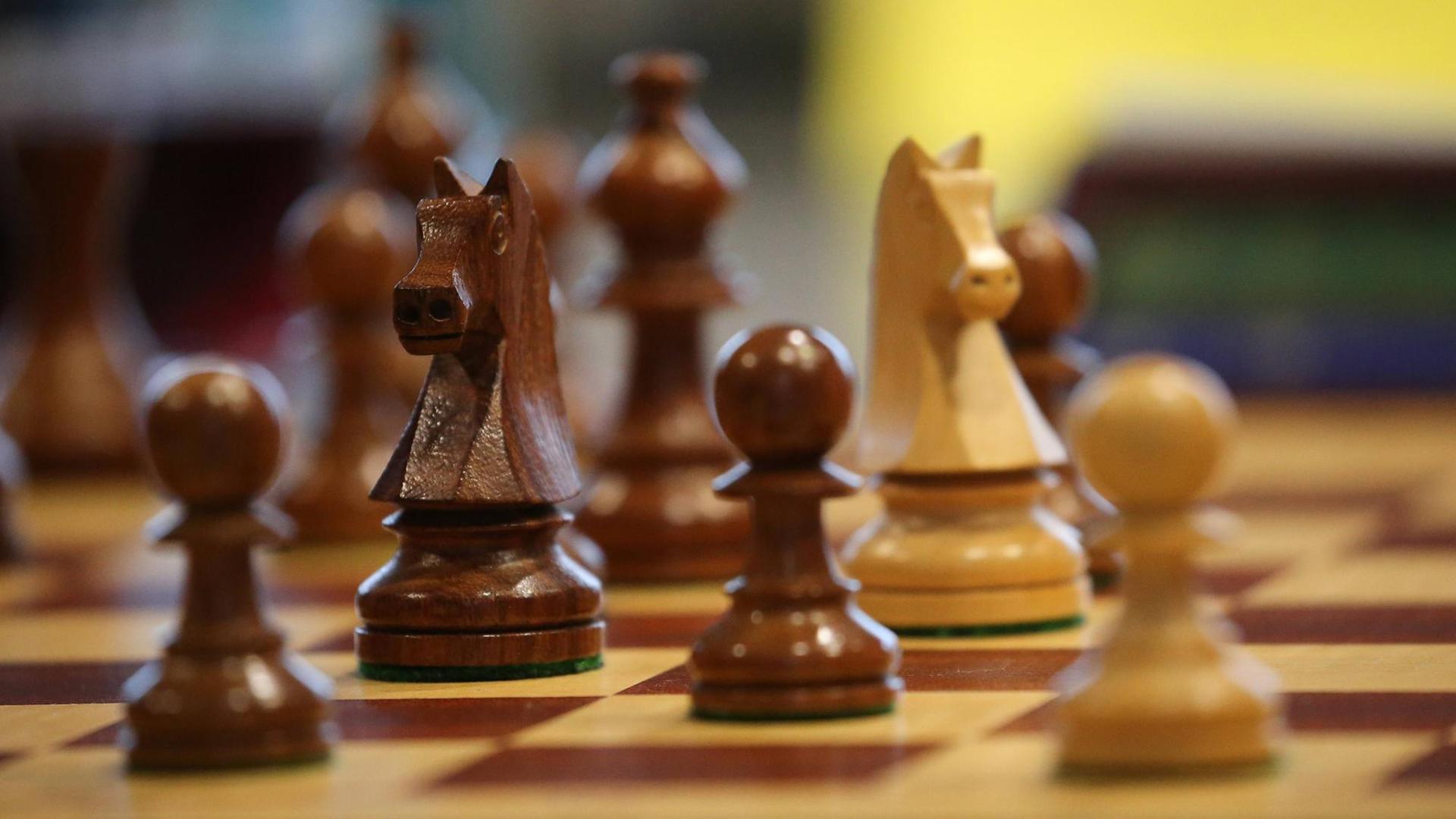 Feature Schachfiguren auf dem Schachbrett